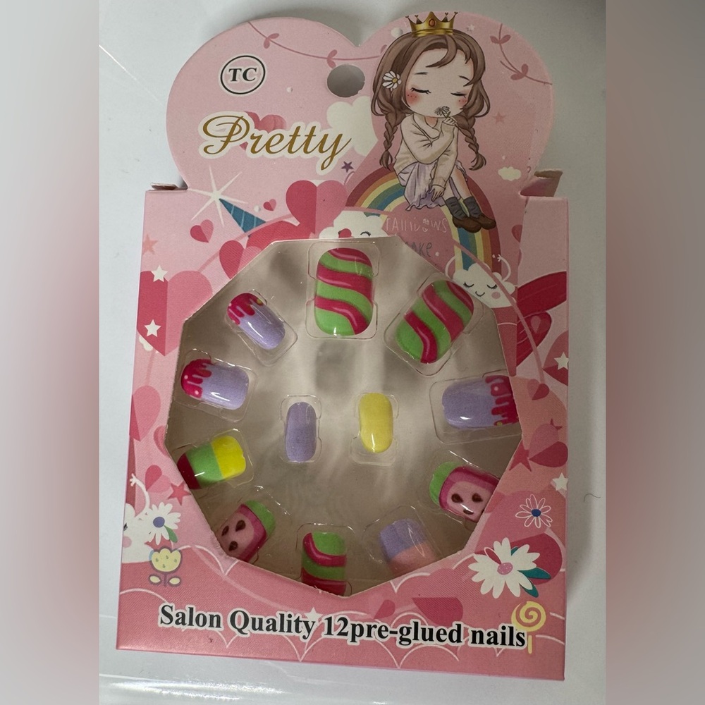🛍️Any 5 items for $15 🛍️ little girls strawberry shortcake dessert press-Ons 12
